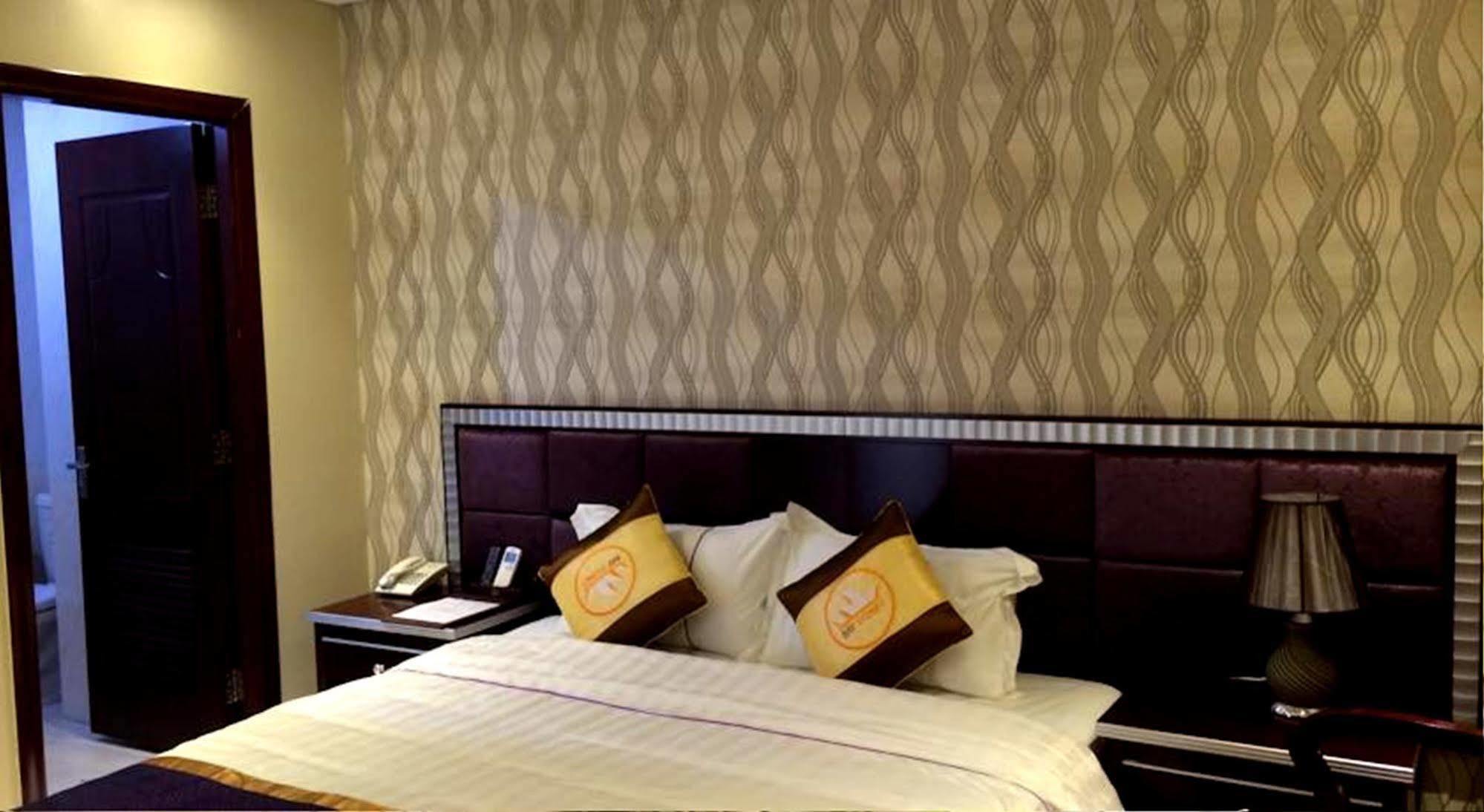 Bay Sydney Hotel Дананг Экстерьер фото